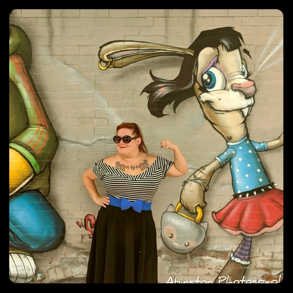 Meet your Posher, Sara - Picture 1 of 3